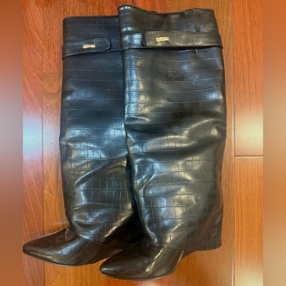 Black Short Heel Boots with Fold Over